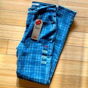 Levi’s 721 High-Rise Skinny Jeans